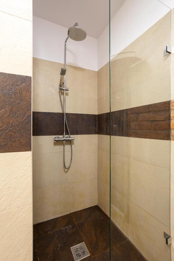 Nightingale Luxury Apartment Budapest Bagian luar foto